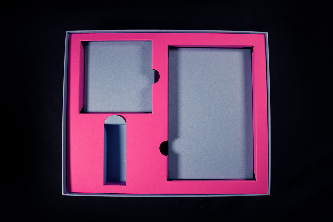 Poetry Rigid Box - Interior Fitment